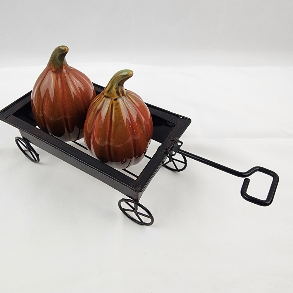 Pumpkin Shaped Salt and Pepper Shaker Set in a Wagon Holder Fall Thanksgiving - Picture 7 of 11
